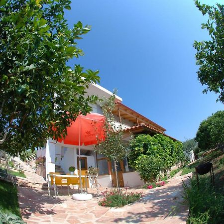 Natural Holiday Houses 사밀 외부 사진
